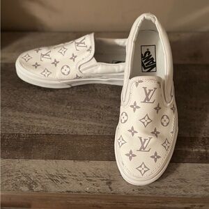 VANS x L.V. Men's /Womans white leather slip on Men's size 8 / Women's size 9.5